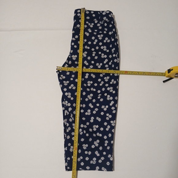St Johns Bay secretly slender high rise blue slimming capri pants size 6P - Picture 8 of 10